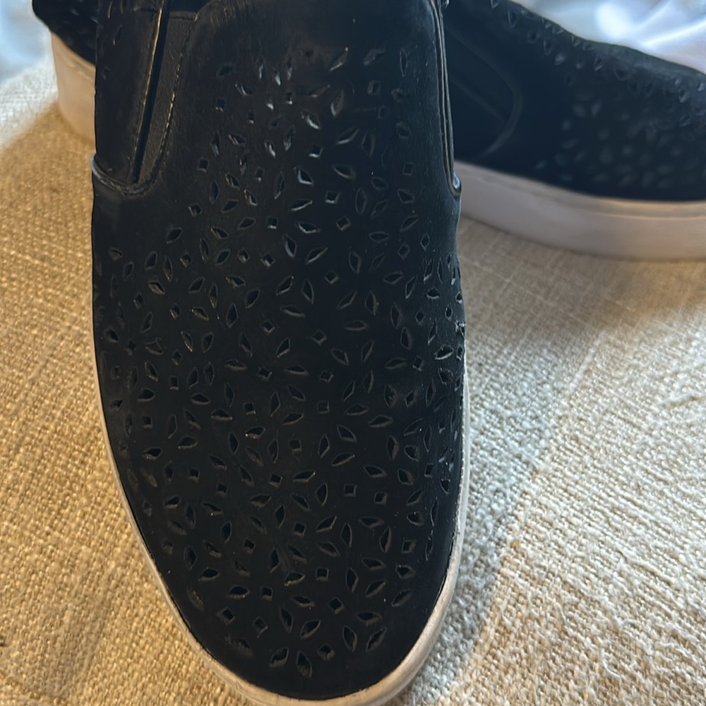VIONIC women’s slip on sneakers suede black size 9 - Picture 3 of 10
